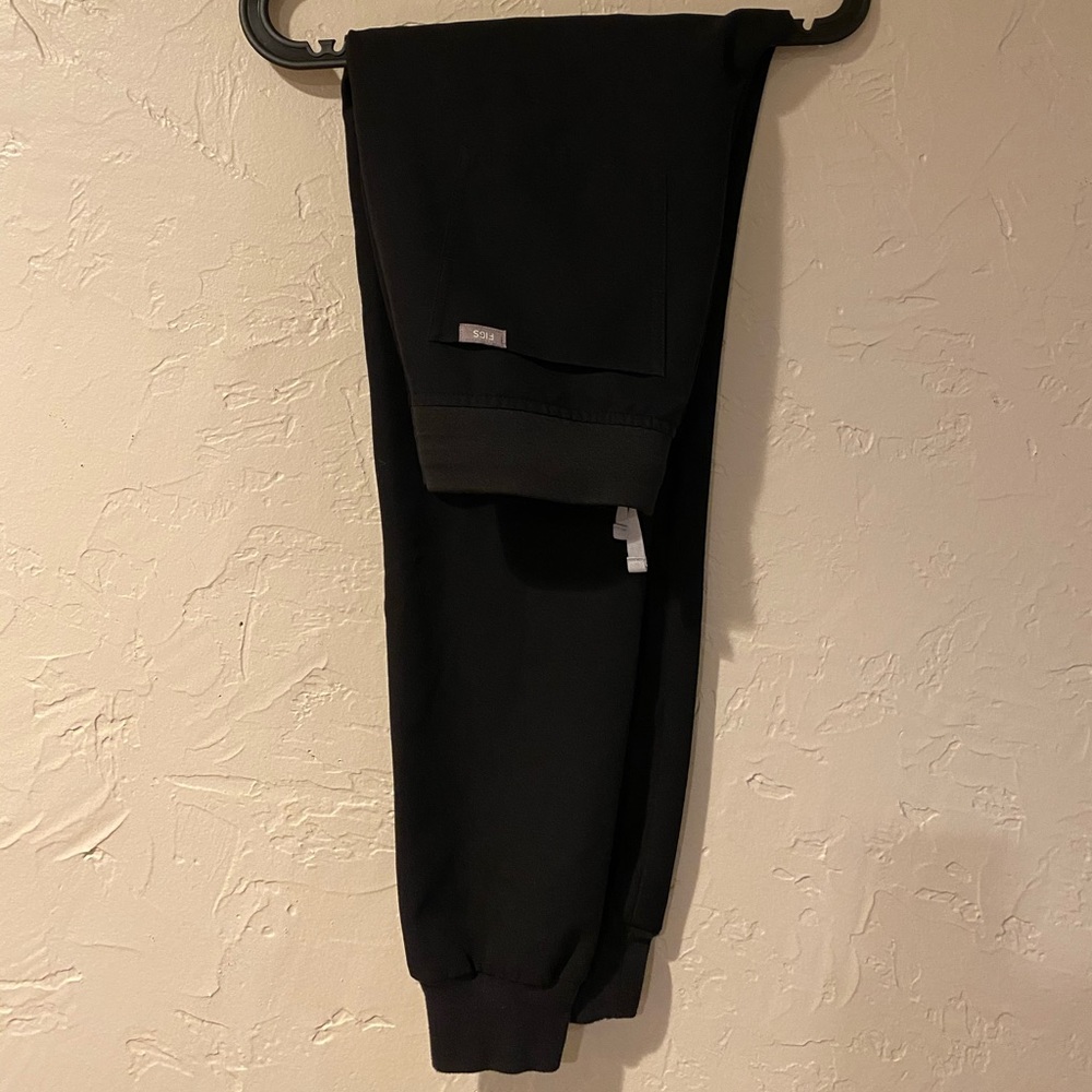 FIGS Zamora Jogger Scrub Pants (Regular Length)